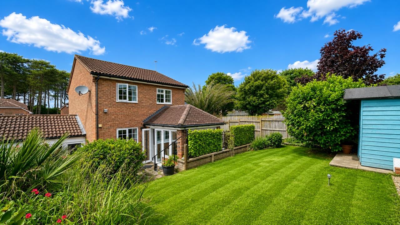 3 bed property in The Links, St. Leonards-On-Sea
